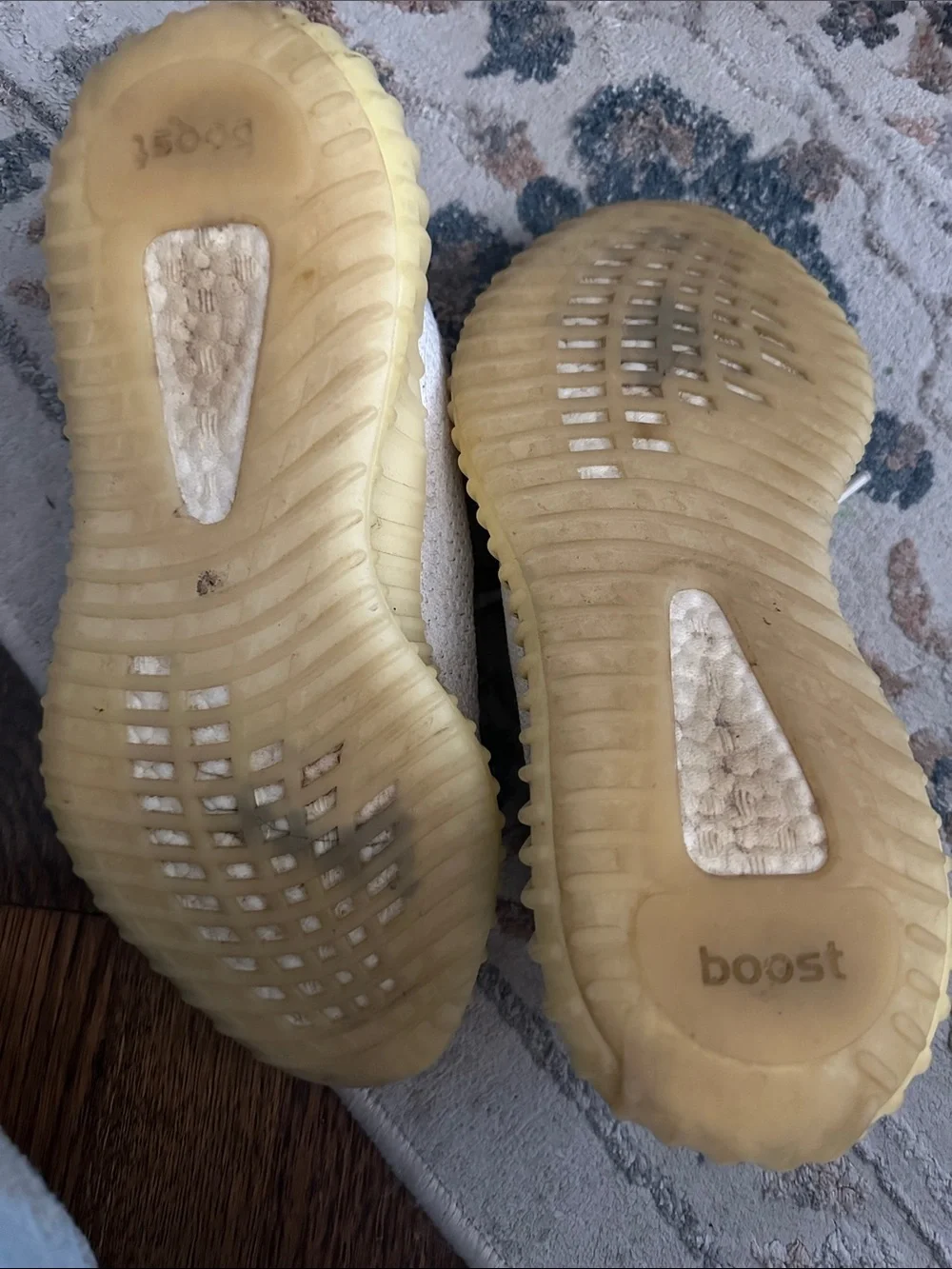 Yeezy Boost 350 v2 Triple White Men’s Sneakers